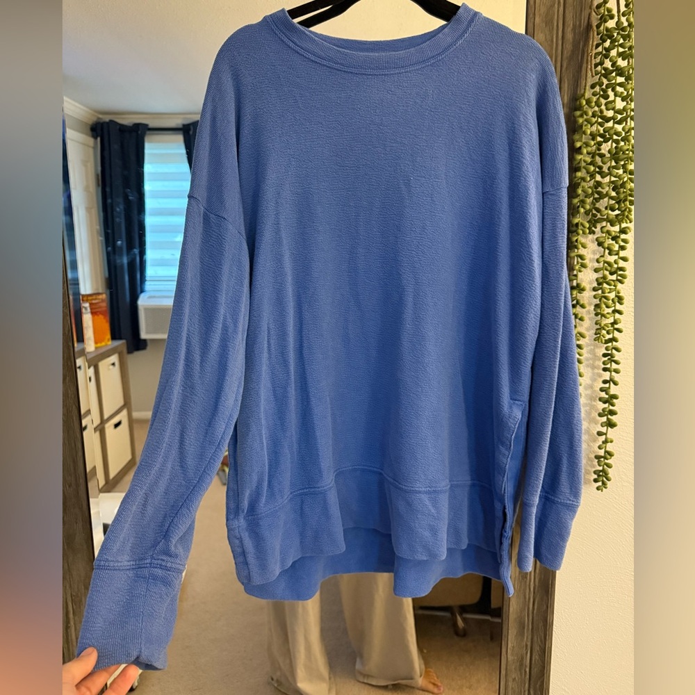 aerie oversized crew neck - size S